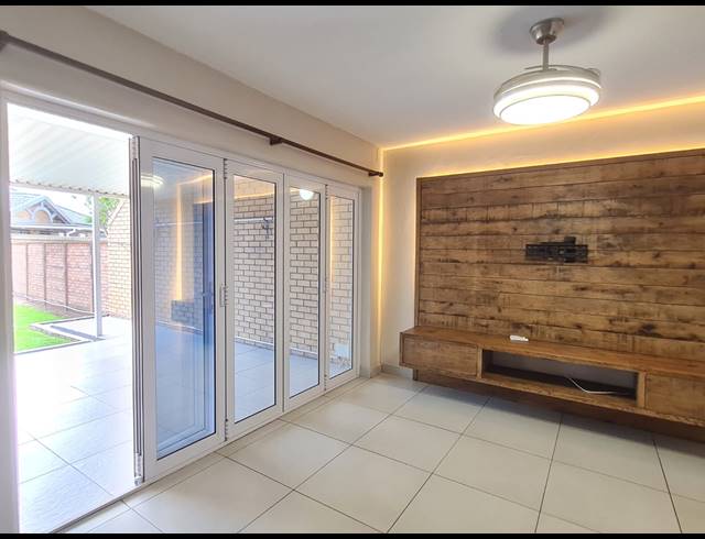 3 BEDROOM SECTIONAL TITLE FOR SALE IN MEER EN SEE